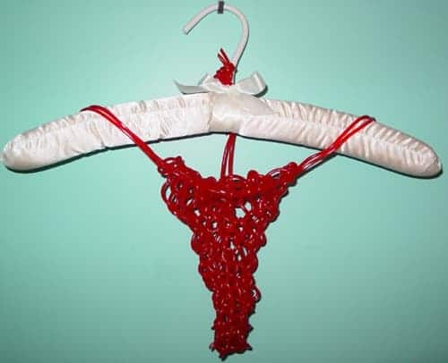 g_string_en_reglisse1 g_string_en_reglisse1